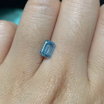 10 Mohs Blue Lab Grown Emerald Cut Diamond دارای گواهینامه IGI