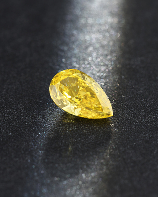 Pear Cut Synthetic Lab Grown Canary Diamonds دارای گواهینامه IGI