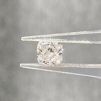 بالش طولاني 2.2ct F VS به عنوان رشد بي درمان CVD آزمایشگاه رشد الماس