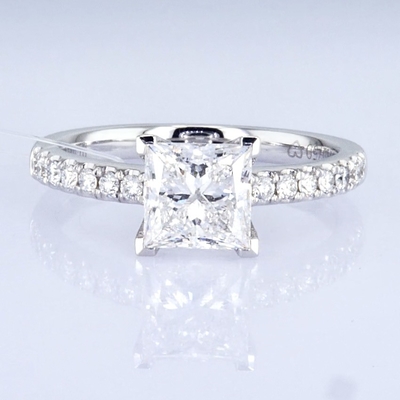 18k 1.5ct+ حلقه طراحی پرنسس سبک روزانه شکل پرنسس سفید حلقه الماس مصنوعی